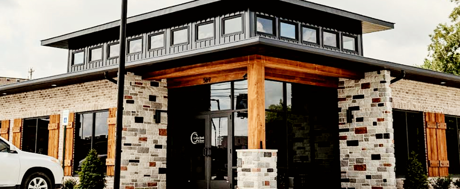 Photo of Coffee Bank & Trust office in McMinnville, Tenn. 